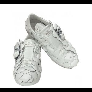 Valentino garavani rose leather sneakers